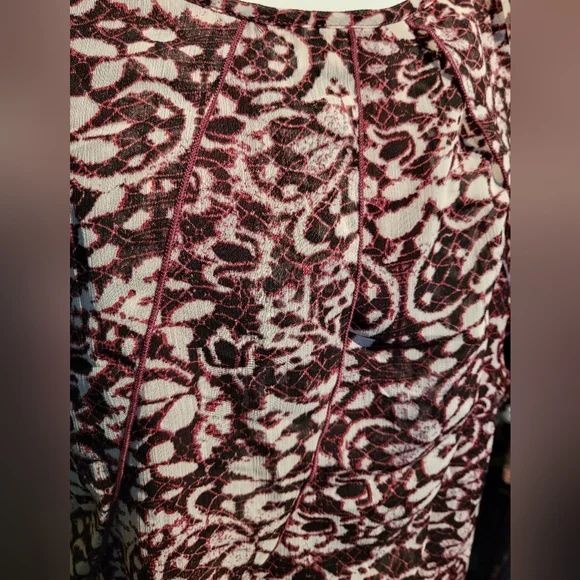 Patterned top - Picture 3 of 3